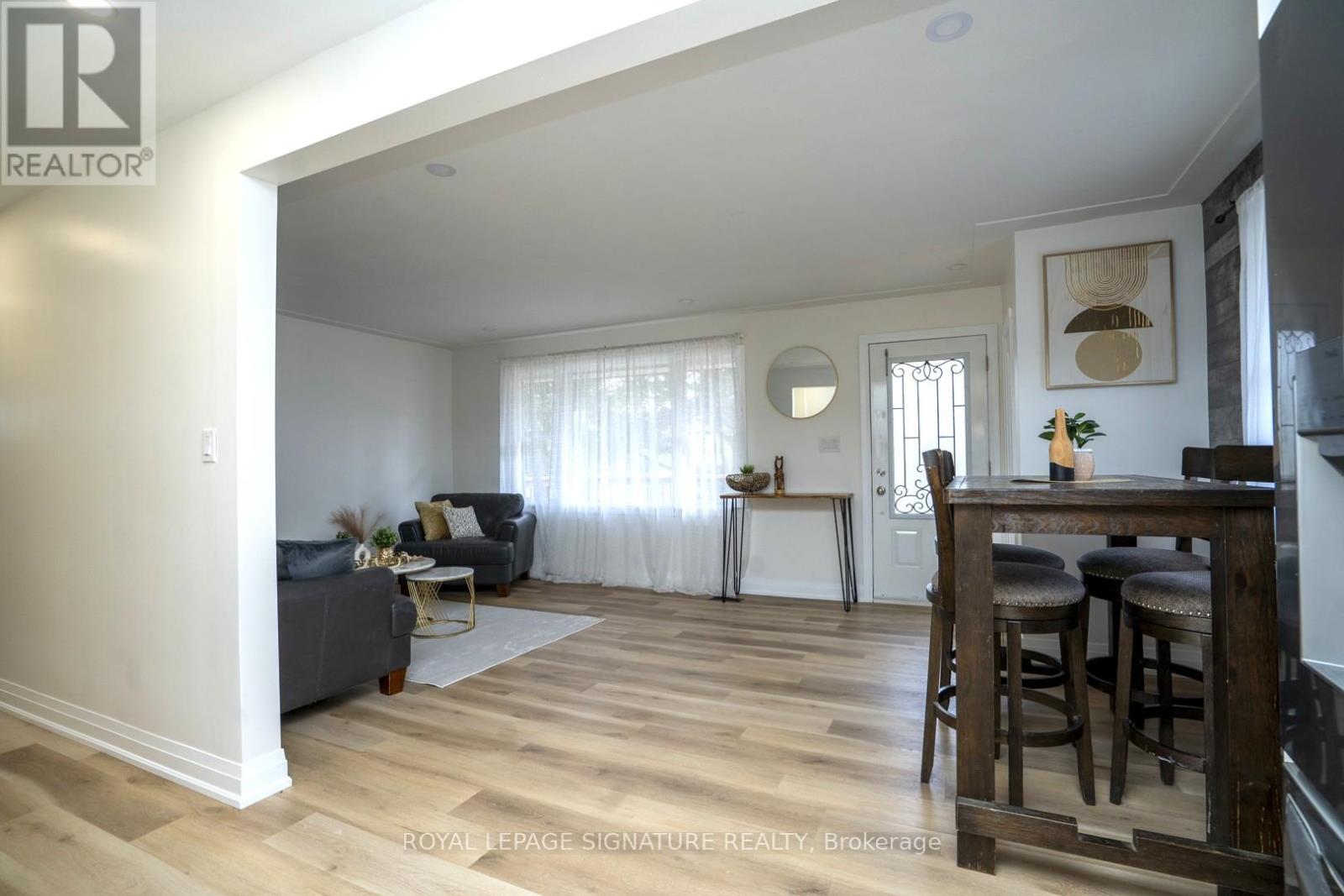 61 Broadmoor Avenue, Kitchener, Ontario  N2C 1Y6 - Photo 4 - X12424356