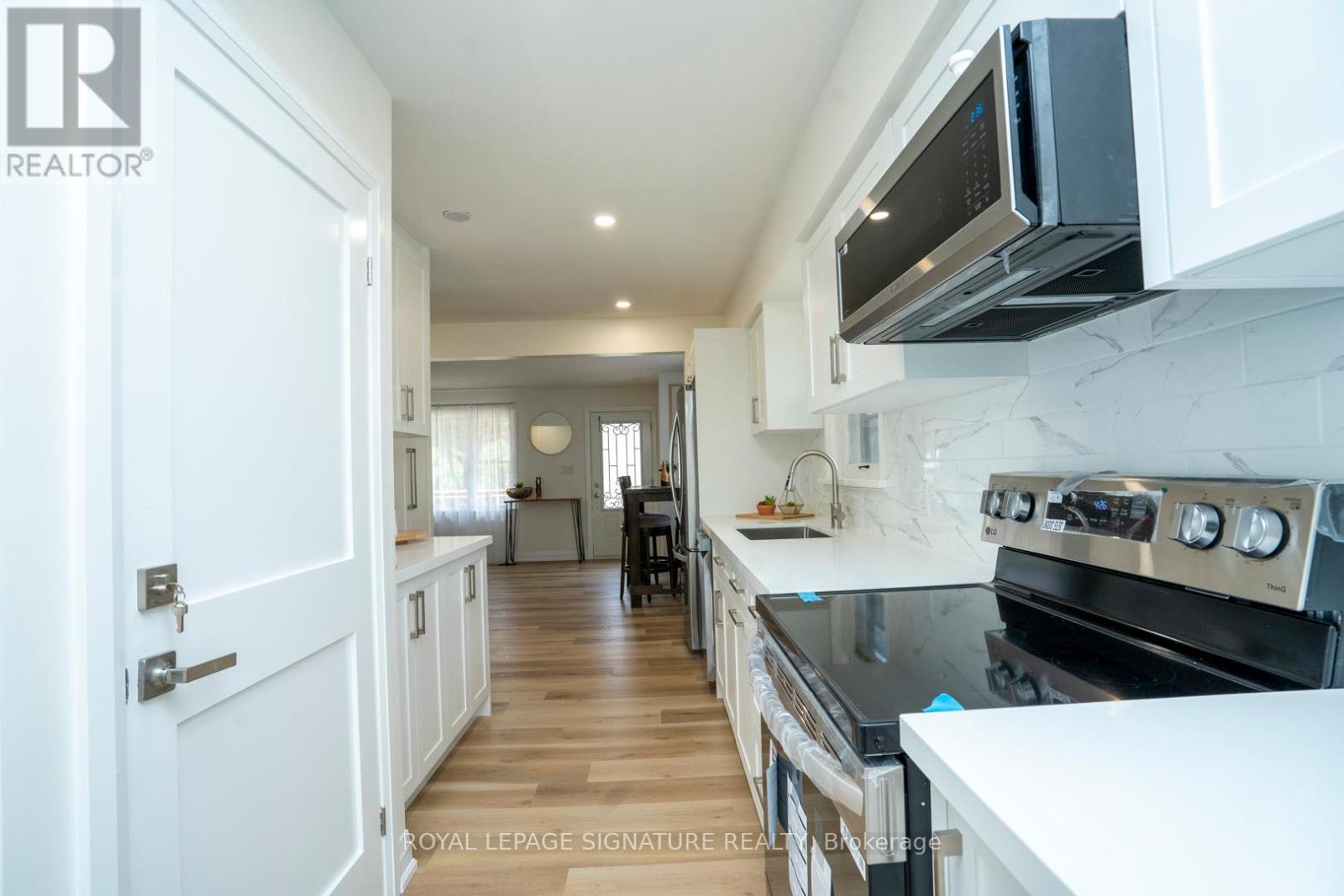 61 Broadmoor Avenue, Kitchener, Ontario  N2C 1Y6 - Photo 9 - X12424356