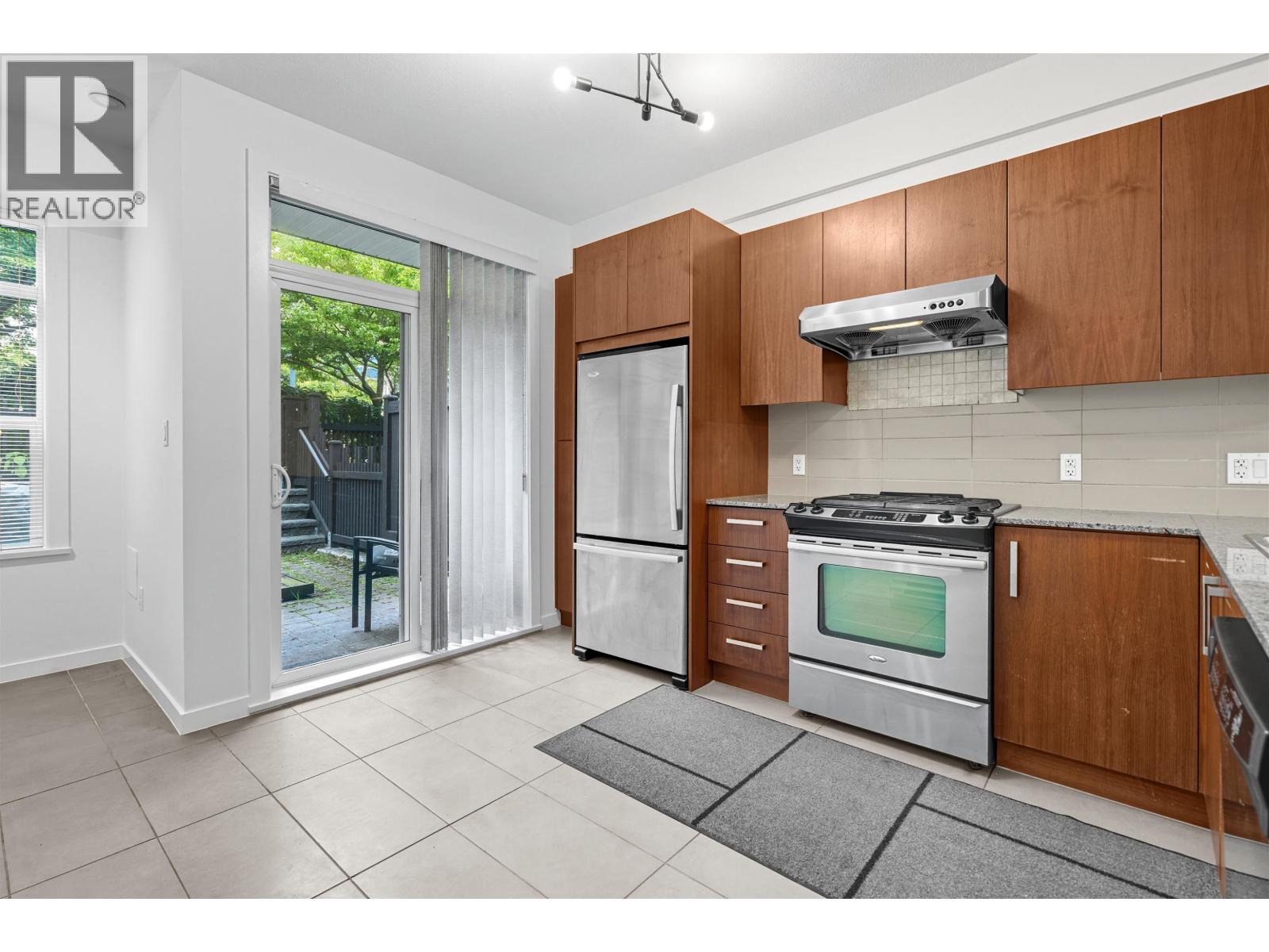 6 5881 Irmin Street, Burnaby, British Columbia  V5J 0C5 - Photo 11 - R3048748