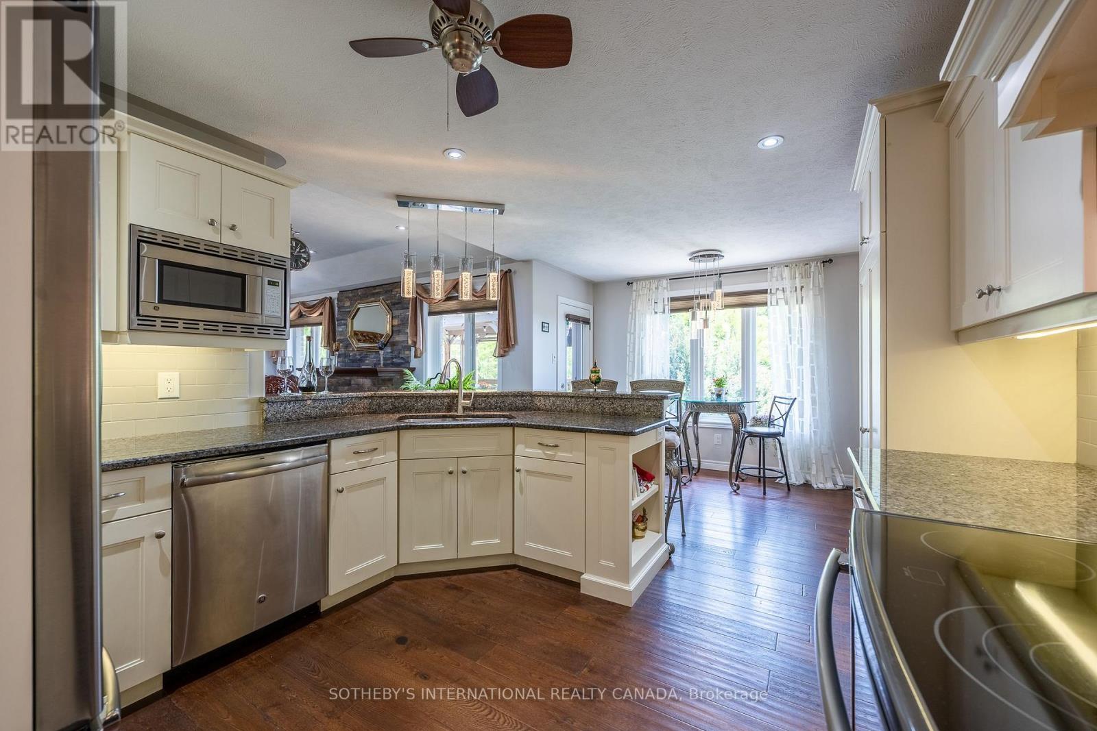 25 Birch Avenue, Norfolk (Port Dover), Ontario  N0A 1N6 - Photo 14 - X12424723