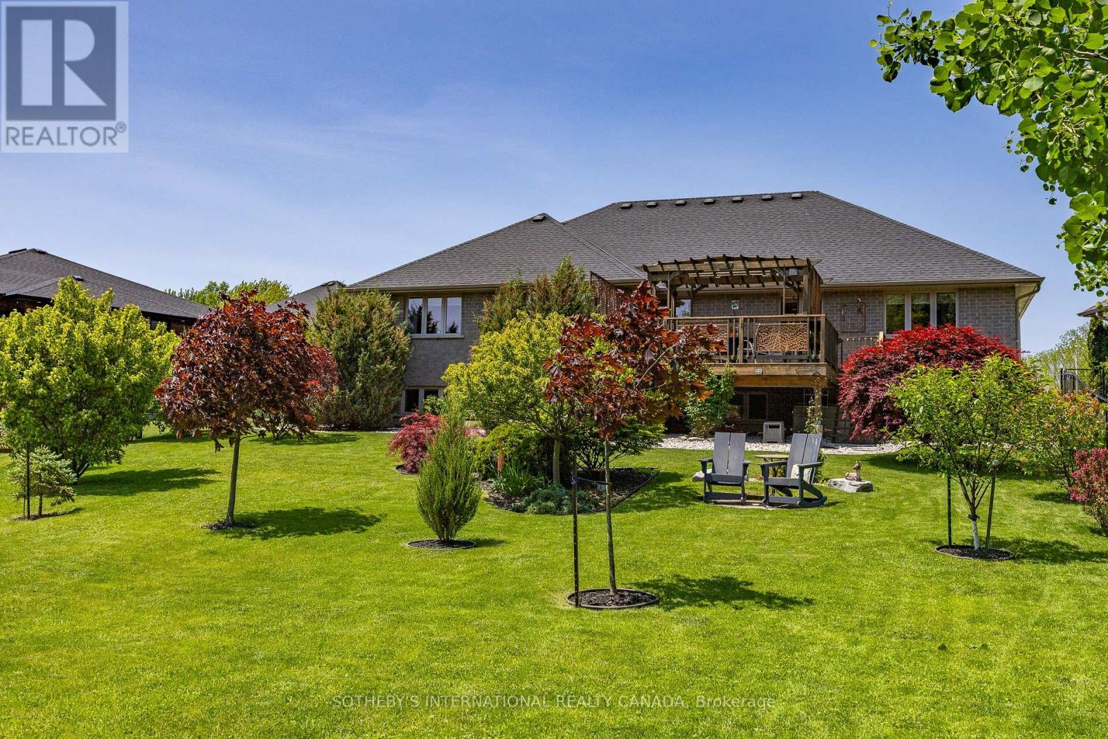 25 Birch Avenue, Norfolk (Port Dover), Ontario  N0A 1N6 - Photo 4 - X12424723