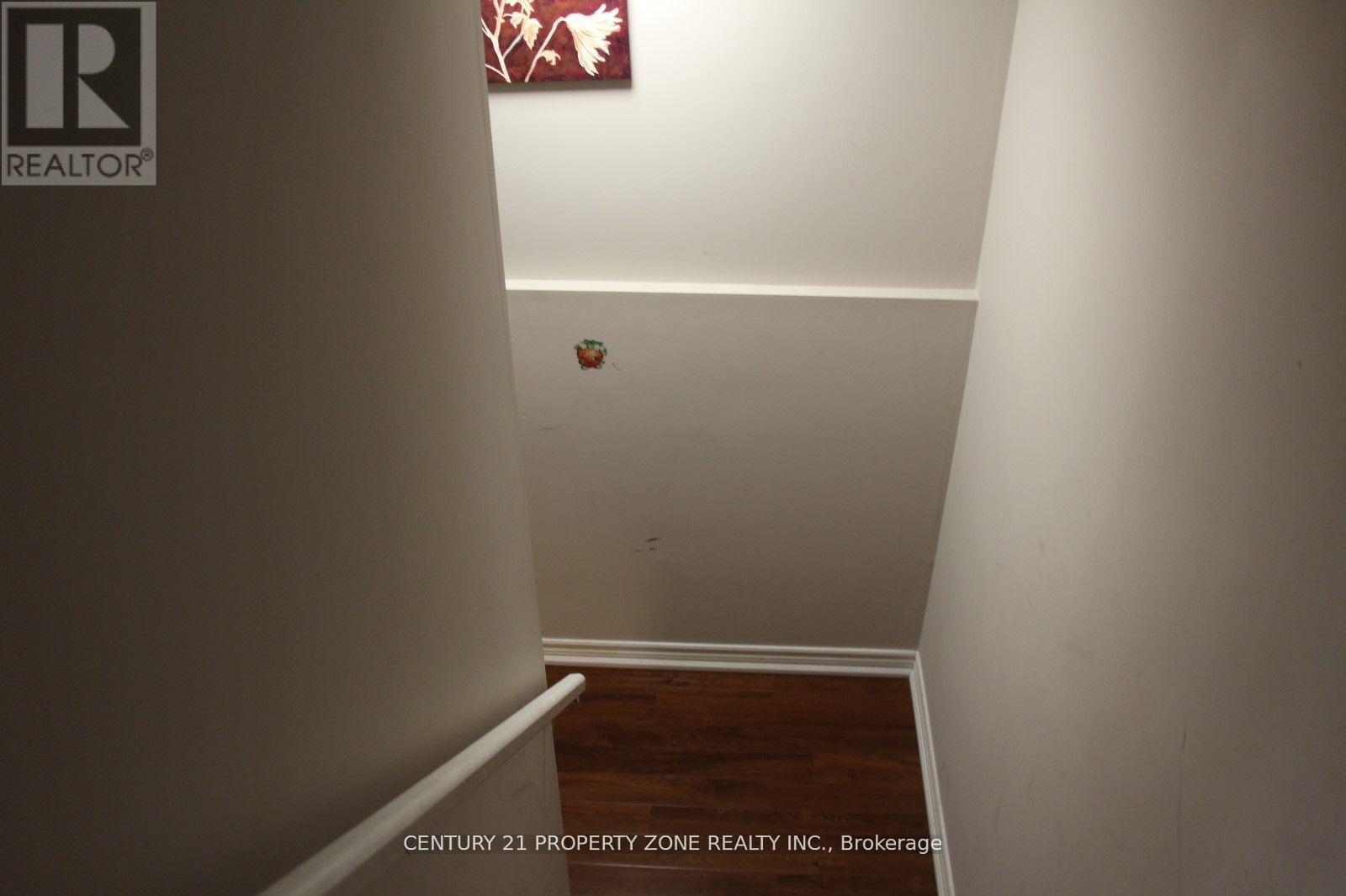 163 Stone Church Road E, Hamilton, Ontario  L9B 1A8 - Photo 13 - X12424725
