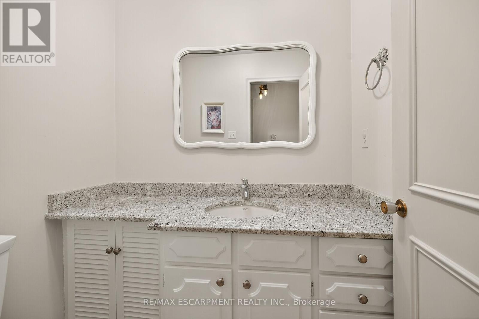 36 Blanche Court, Hamilton, Ontario  L8K 3P3 - Photo 19 - X12424745