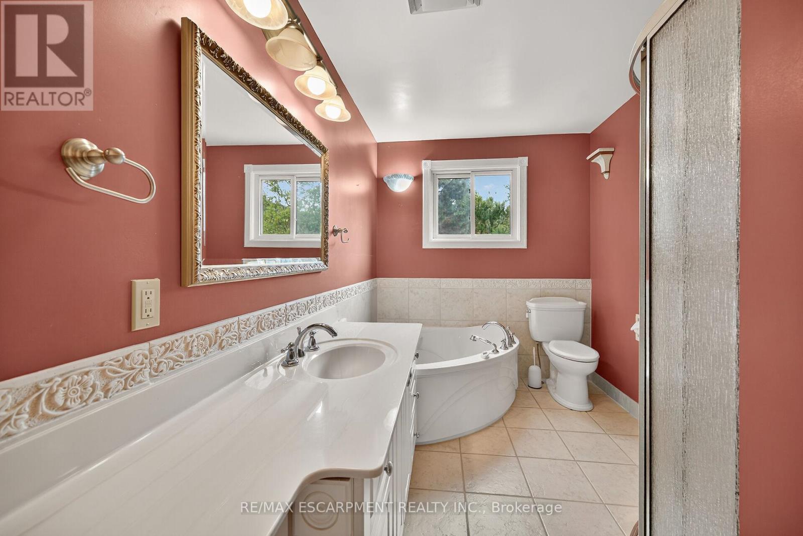 36 Blanche Court, Hamilton, Ontario  L8K 3P3 - Photo 25 - X12424745