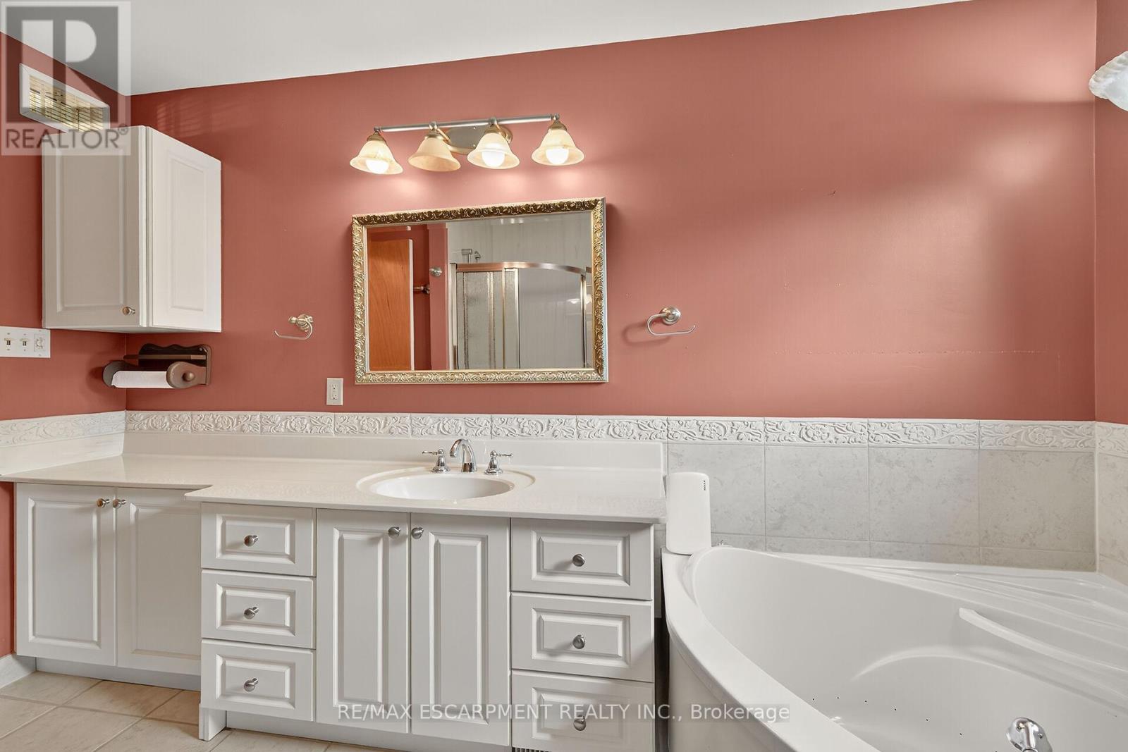 36 Blanche Court, Hamilton, Ontario  L8K 3P3 - Photo 26 - X12424745