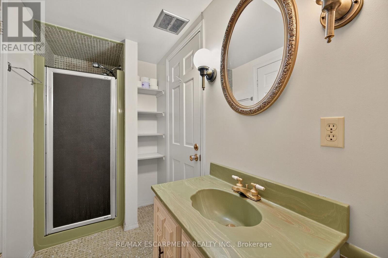 36 Blanche Court, Hamilton, Ontario  L8K 3P3 - Photo 32 - X12424745