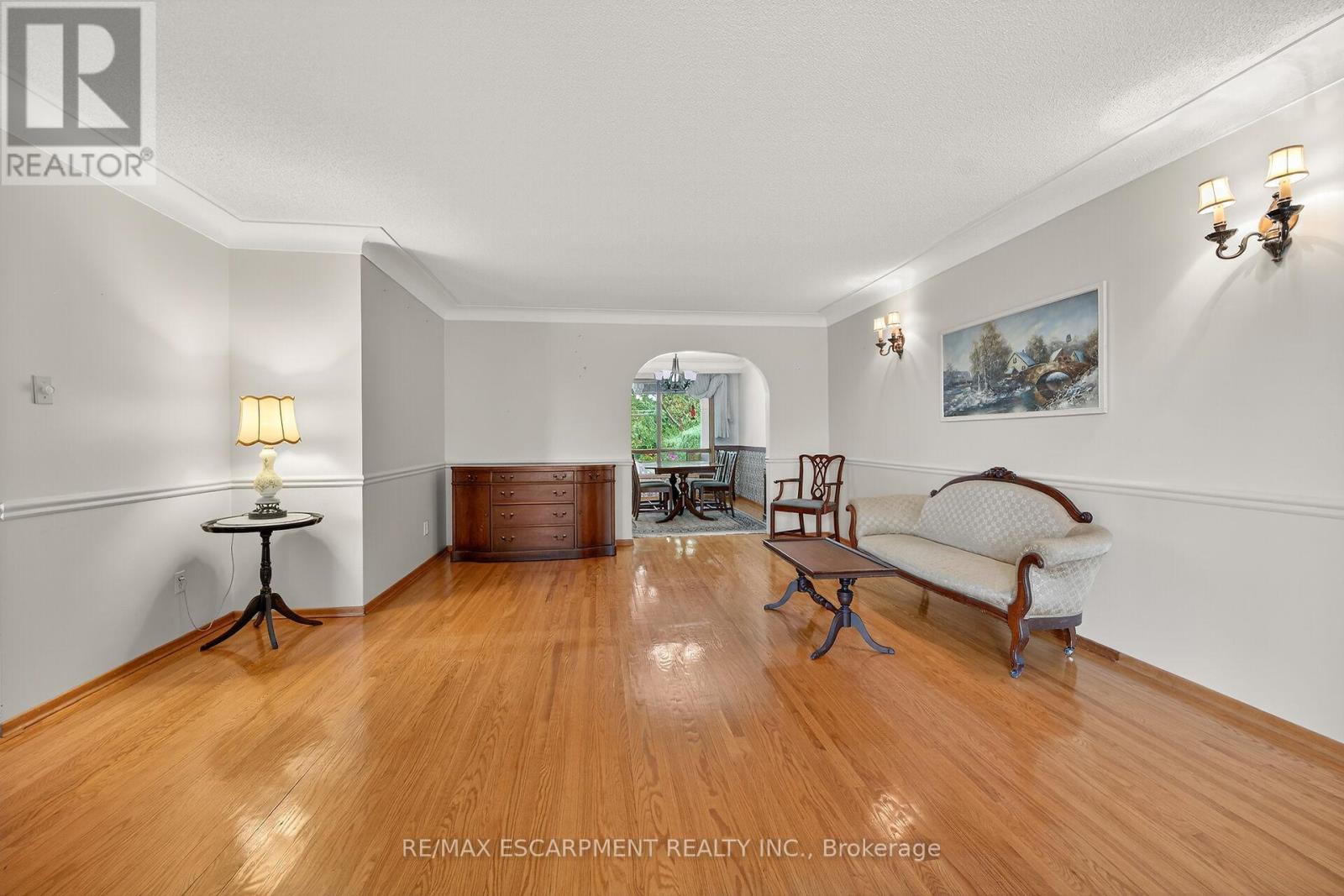 36 Blanche Court, Hamilton, Ontario  L8K 3P3 - Photo 6 - X12424745