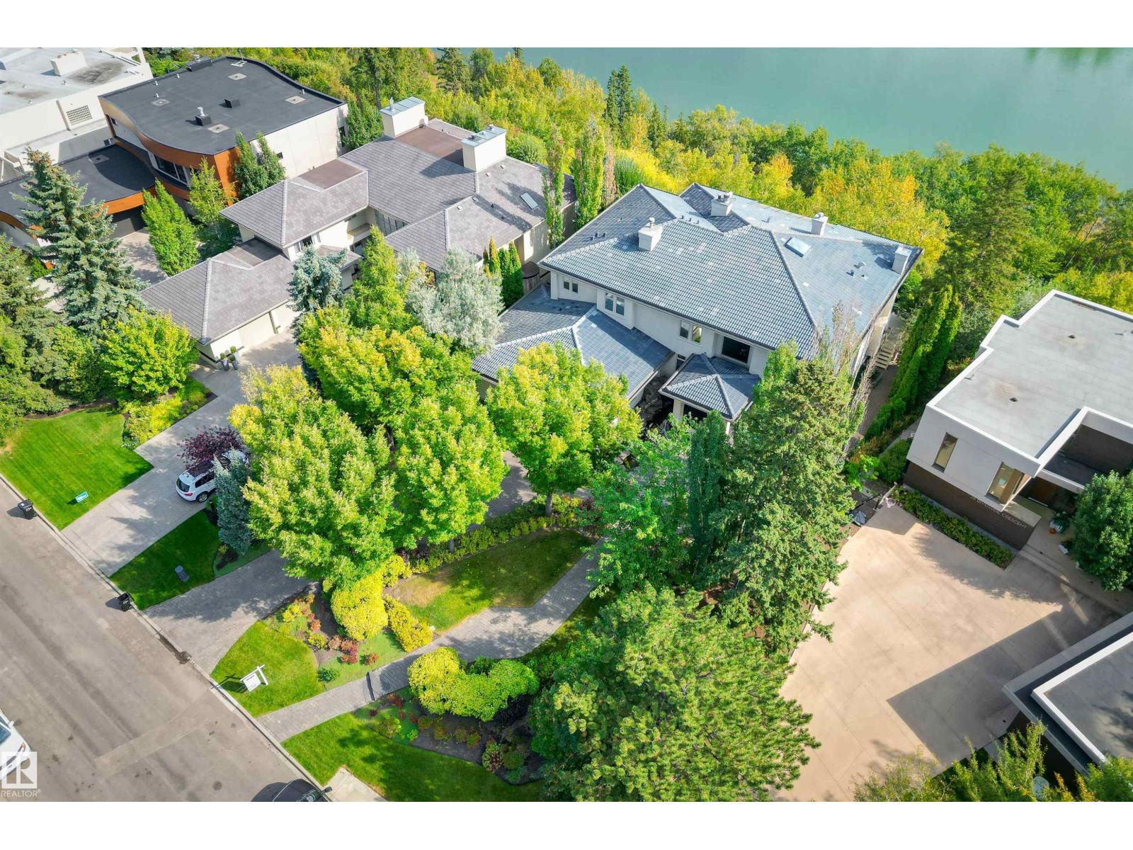 28 Riverside Cr Nw, Edmonton, Alberta  T5N 3M5 - Photo 2 - E4457450
