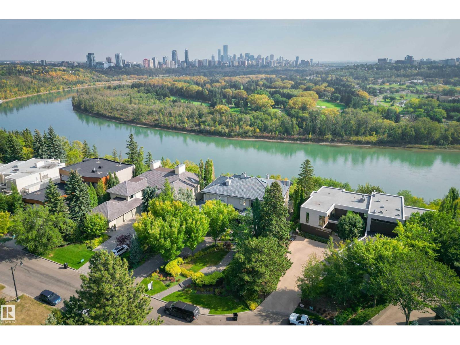 28 RIVERSIDE CR NW, Edmonton, Alberta