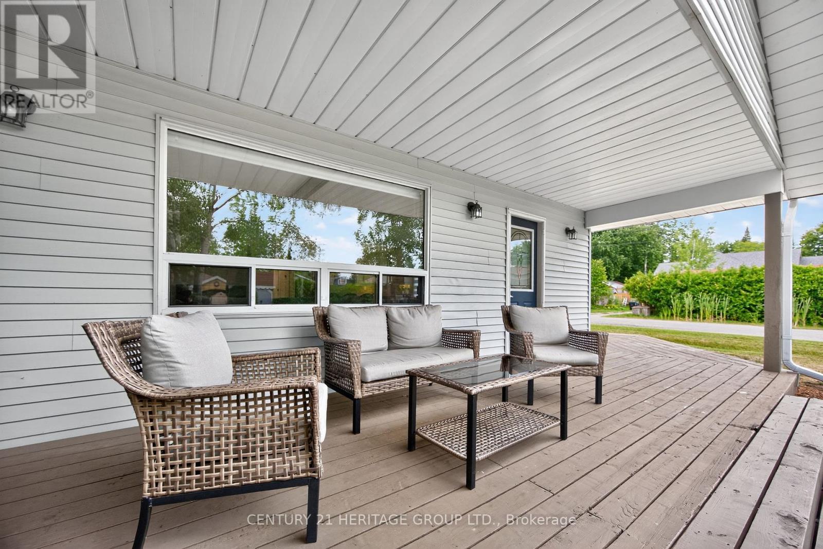 1282 Temple Avenue, Innisfil, Ontario  L0L 1C0 - Photo 9 - N12355396