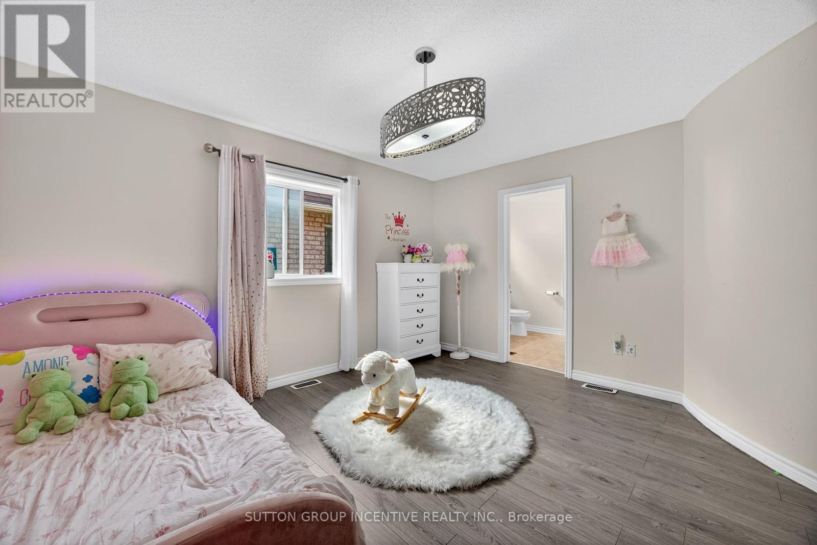 50 Tudor Crescent, Barrie, Ontario  L4M 0A8 - Photo 32 - S12412678
