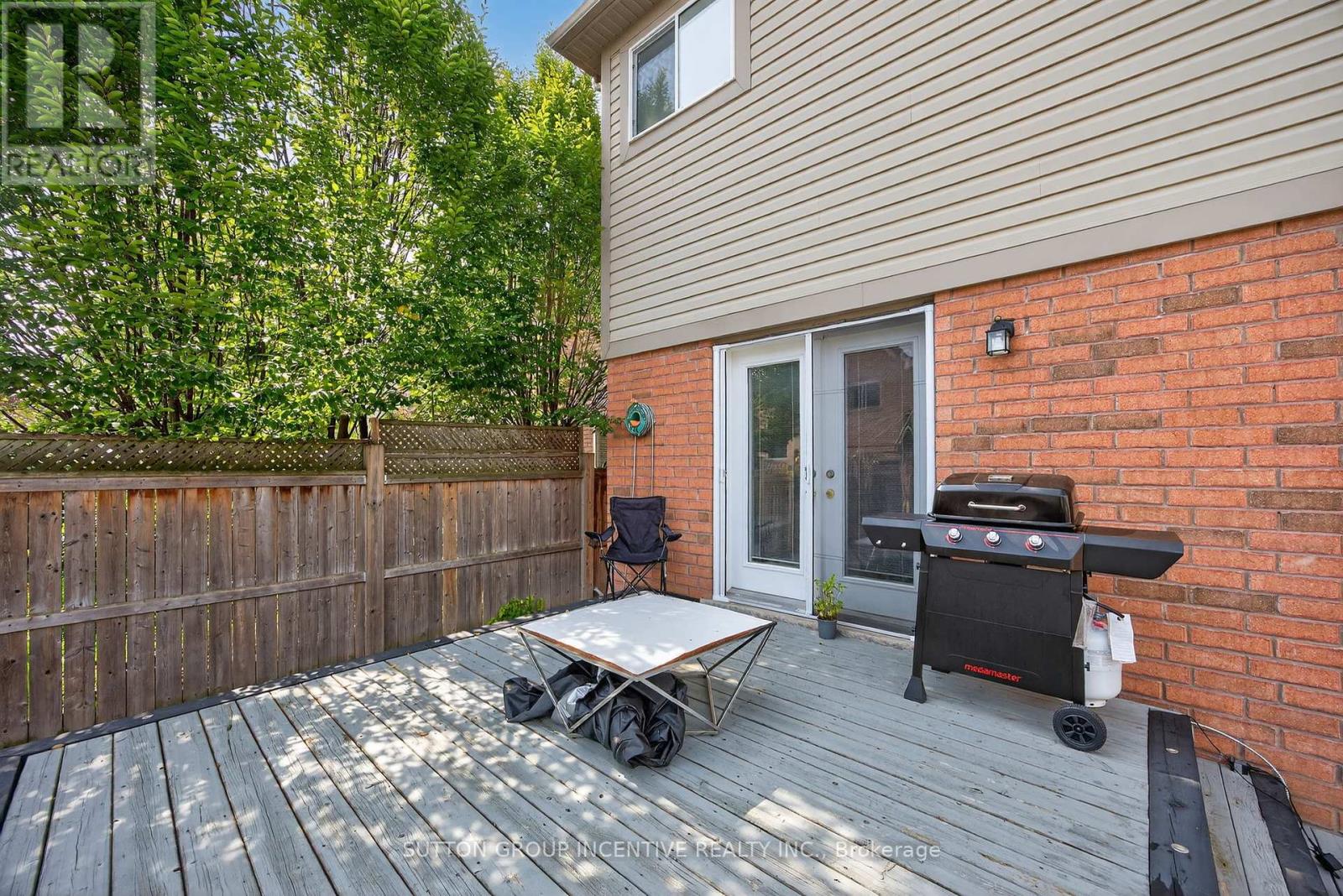 50 Tudor Crescent, Barrie, Ontario  L4M 0A8 - Photo 5 - S12412678