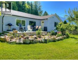517 3A Avenue NW, nakusp, British Columbia