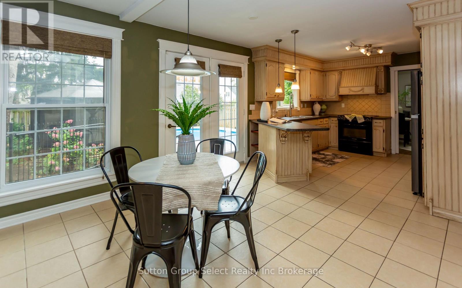 714 Gladstone Drive, Woodstock (Woodstock - North), Ontario  N4S 5S9 - Photo 21 - X12424895