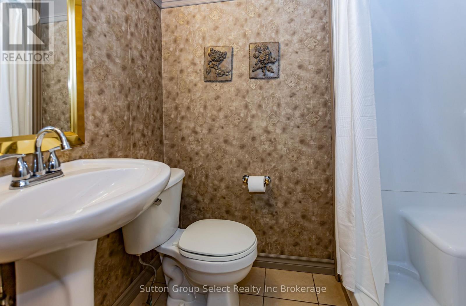 714 Gladstone Drive, Woodstock (Woodstock - North), Ontario  N4S 5S9 - Photo 27 - X12424895