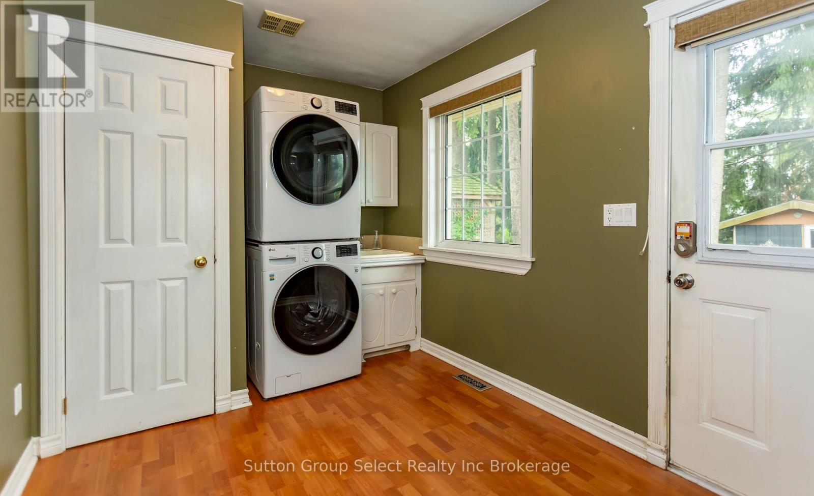 714 Gladstone Drive, Woodstock (Woodstock - North), Ontario  N4S 5S9 - Photo 28 - X12424895