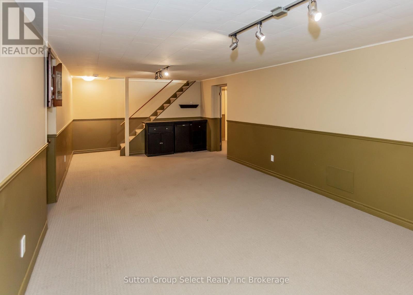 714 Gladstone Drive, Woodstock (Woodstock - North), Ontario  N4S 5S9 - Photo 38 - X12424895