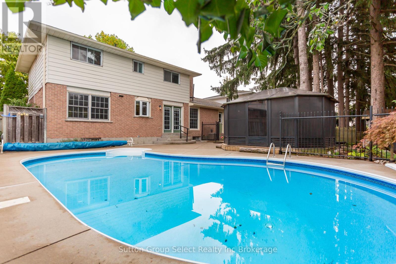 714 Gladstone Drive, Woodstock (Woodstock - North), Ontario  N4S 5S9 - Photo 42 - X12424895