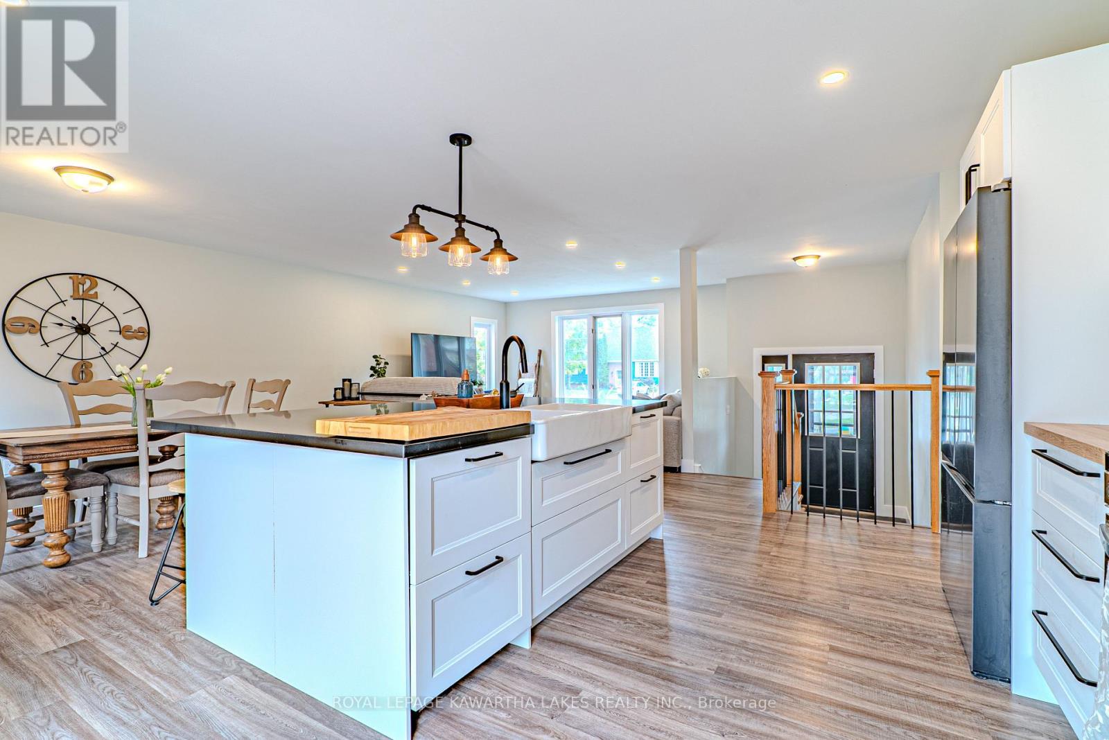 10 Don Court, Kawartha Lakes, Ontario  K9V 5T1 - Photo 18 - X12424844