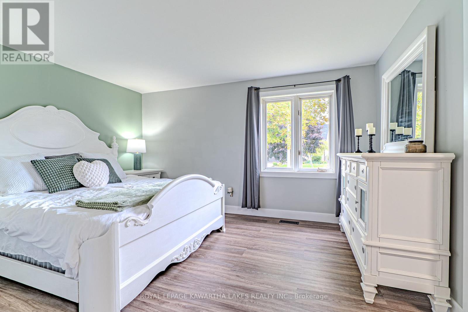 10 Don Court, Kawartha Lakes, Ontario  K9V 5T1 - Photo 24 - X12424844