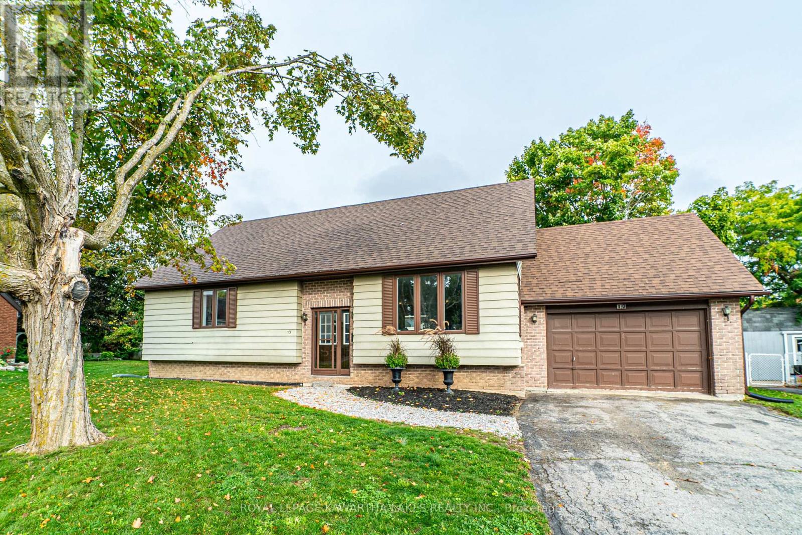 10 Don Court, Kawartha Lakes, Ontario  K9V 5T1 - Photo 9 - X12424844