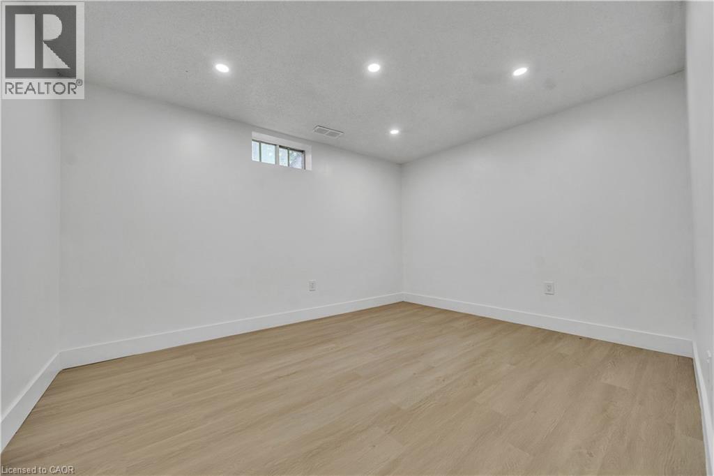 Photo 25 of 29 for 46 Bonaparte Lane