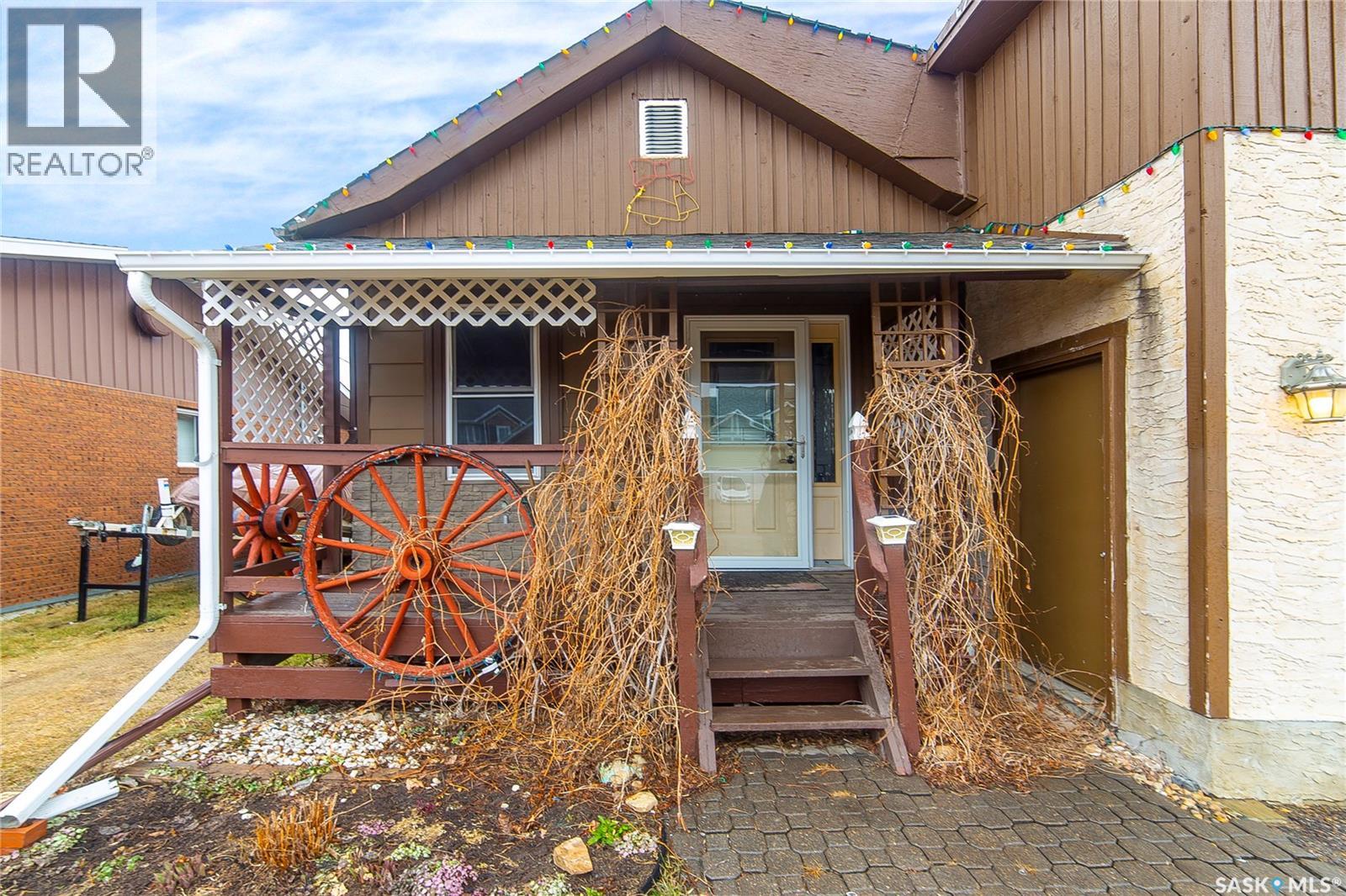 204 5th Avenue, Aberdeen, Saskatchewan  S0K 0A0 - Photo 2 - SK018823