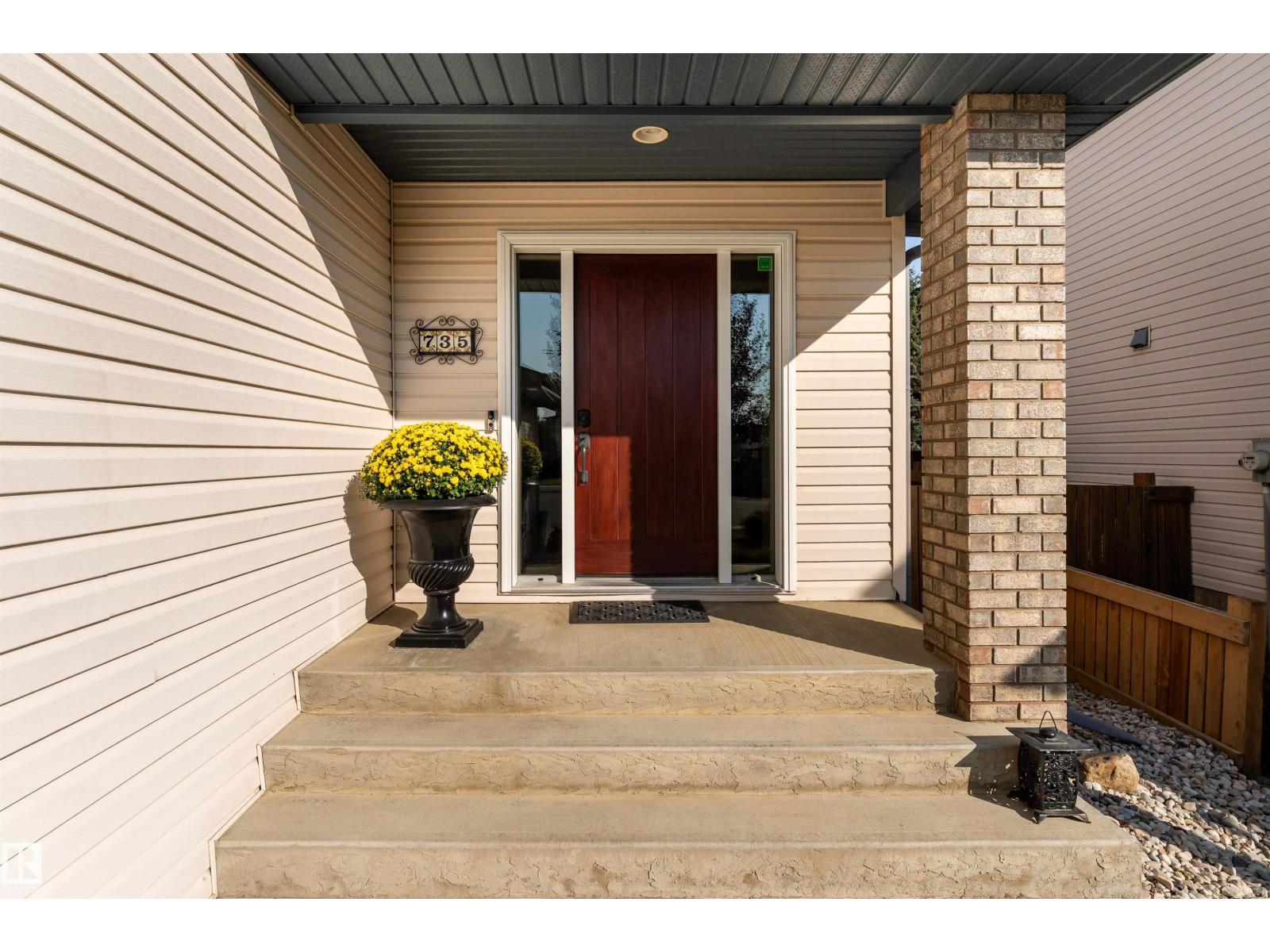 735 Balfour Cl Nw, Edmonton, Alberta  T5T 6H7 - Photo 2 - E4459284