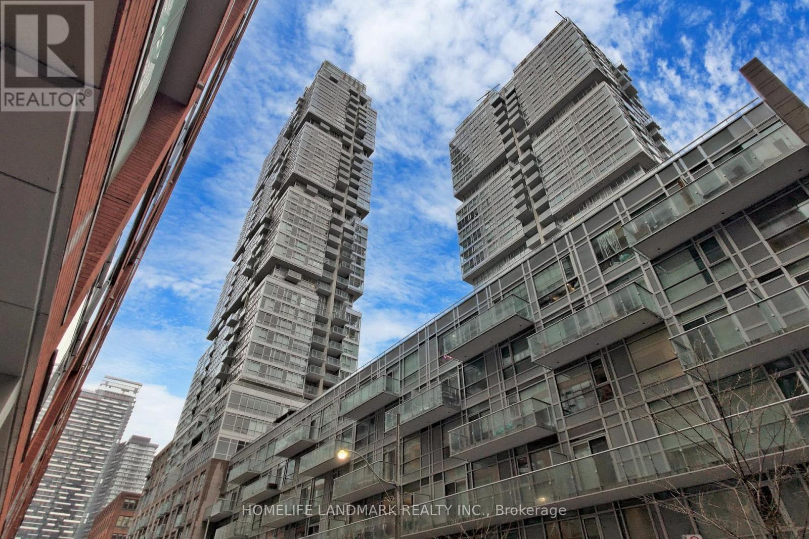 2009 - 199 RICHMOND STREET W, Toronto, Ontario