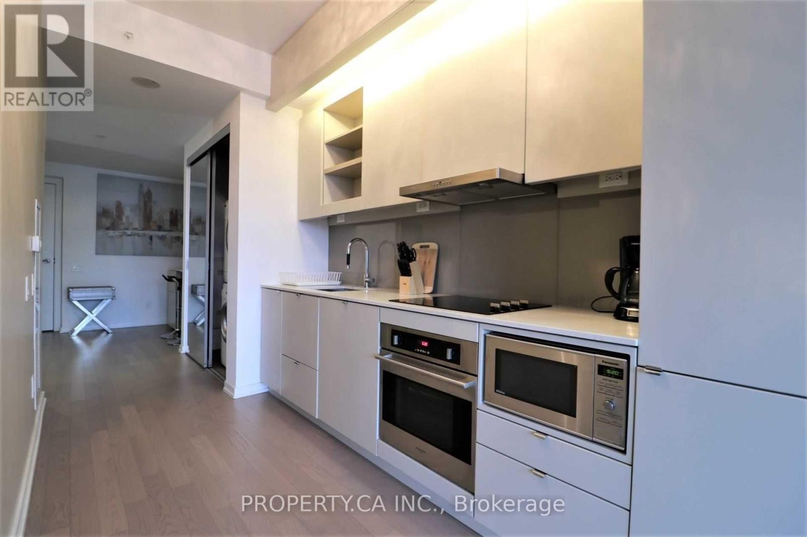 715 - 101 Peter Street, Toronto, Ontario  M5V 0G6 - Photo 3 - C12424818
