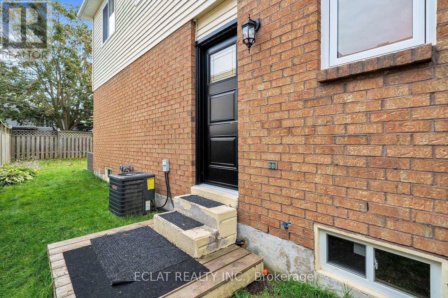 11 Strathallan Drive S, Clarington, Ontario  L1E 1X3 - Photo 21 - E12424858