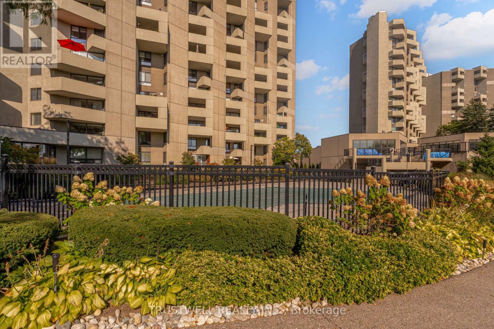 A39 - 300 Mill Road, Toronto (Markland Wood), Ontario  M9C 4W7 - Photo 32 - W12423755