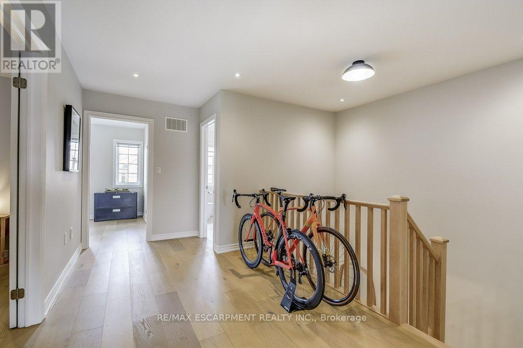 195 Painter Terrace, Hamilton, Ontario  L8B 0V6 - Photo 16 - X12424510