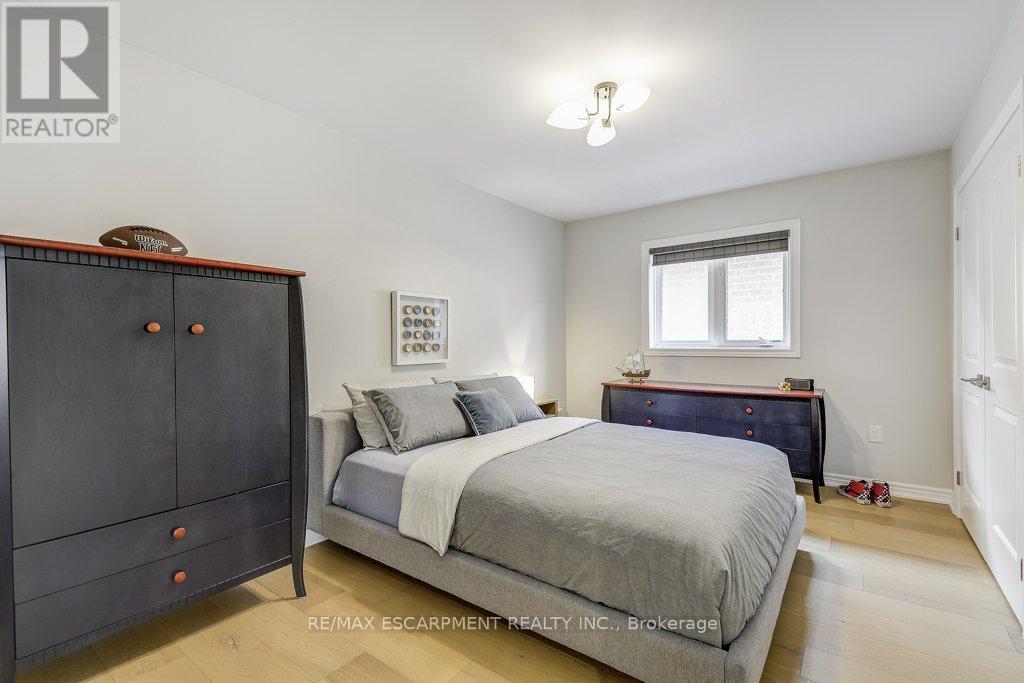 195 Painter Terrace, Hamilton, Ontario  L8B 0V6 - Photo 20 - X12424510