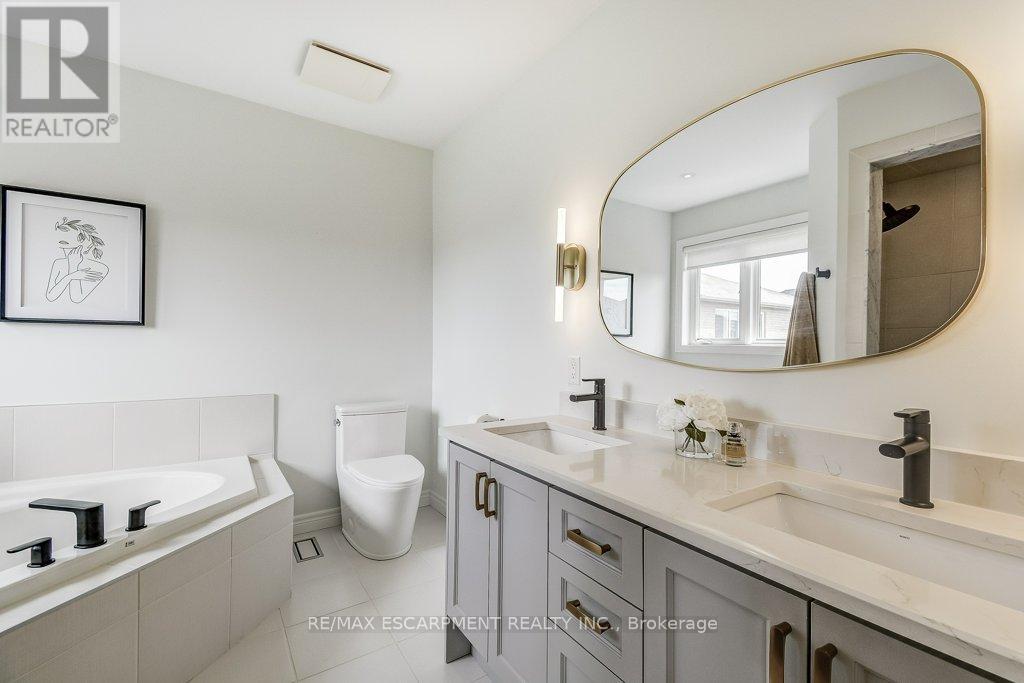195 Painter Terrace, Hamilton, Ontario  L8B 0V6 - Photo 18 - X12424510