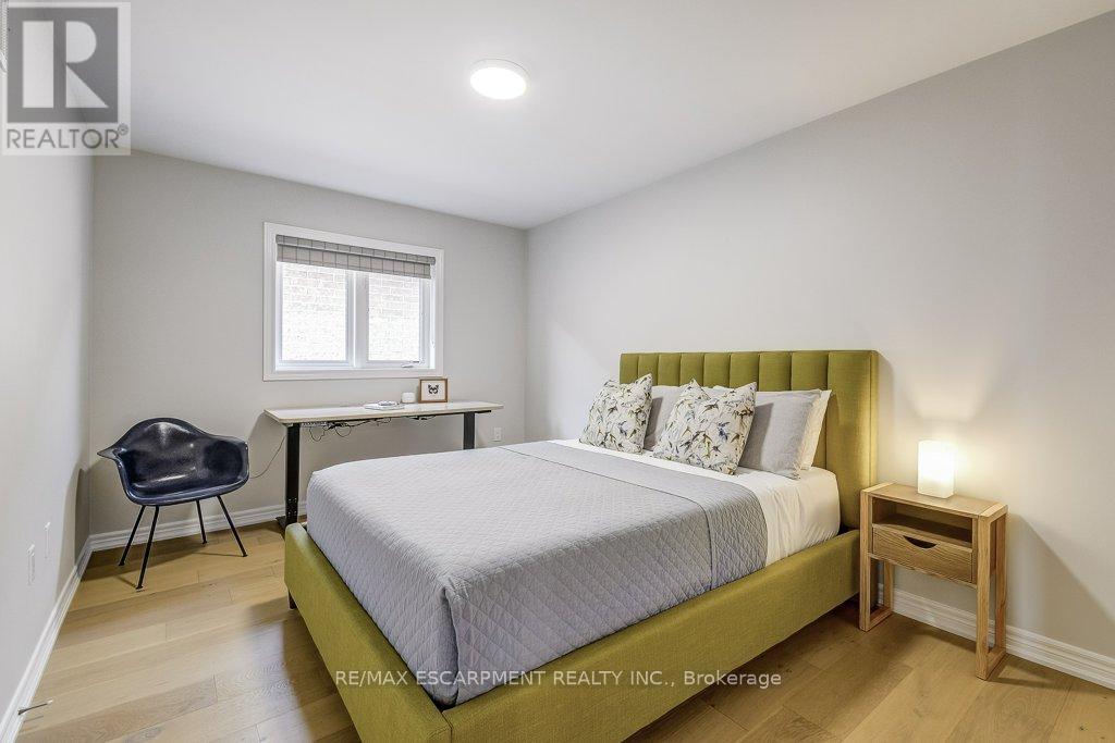 195 Painter Terrace, Hamilton, Ontario  L8B 0V6 - Photo 21 - X12424510