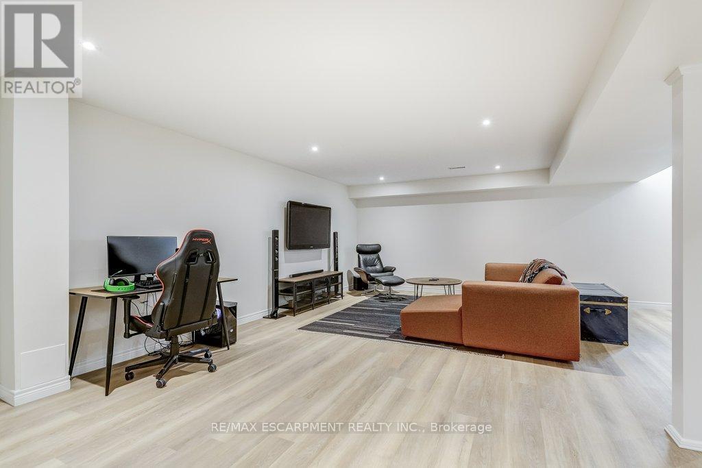 195 Painter Terrace, Hamilton, Ontario  L8B 0V6 - Photo 25 - X12424510