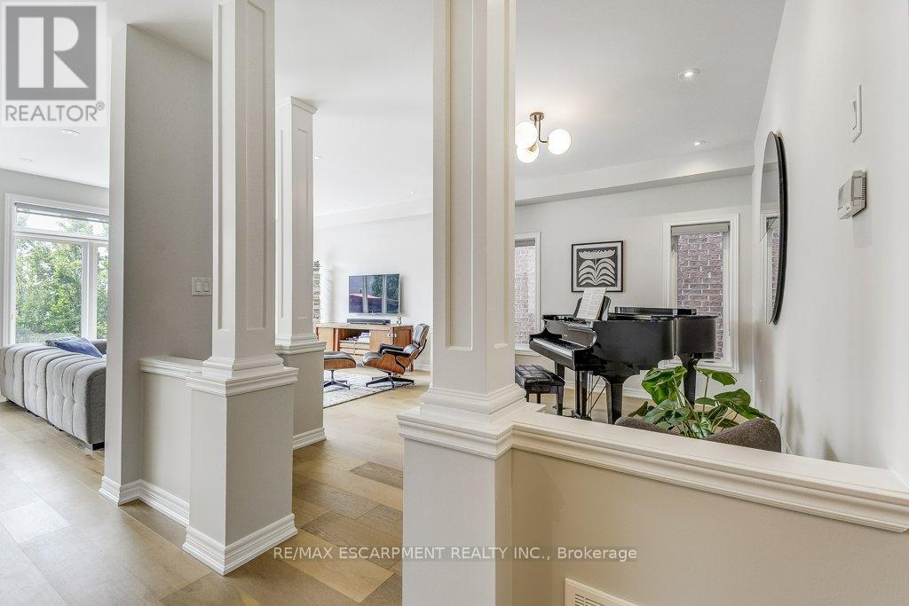 195 Painter Terrace, Hamilton, Ontario  L8B 0V6 - Photo 8 - X12424510