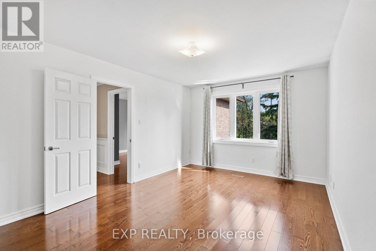 17 Gordon Rowe Crescent, Richmond Hill, Ontario  L4C 8S3 - Photo 27 - N12424826