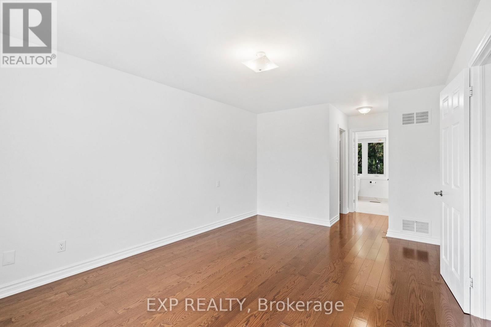 17 Gordon Rowe Crescent, Richmond Hill, Ontario  L4C 8S3 - Photo 29 - N12424826
