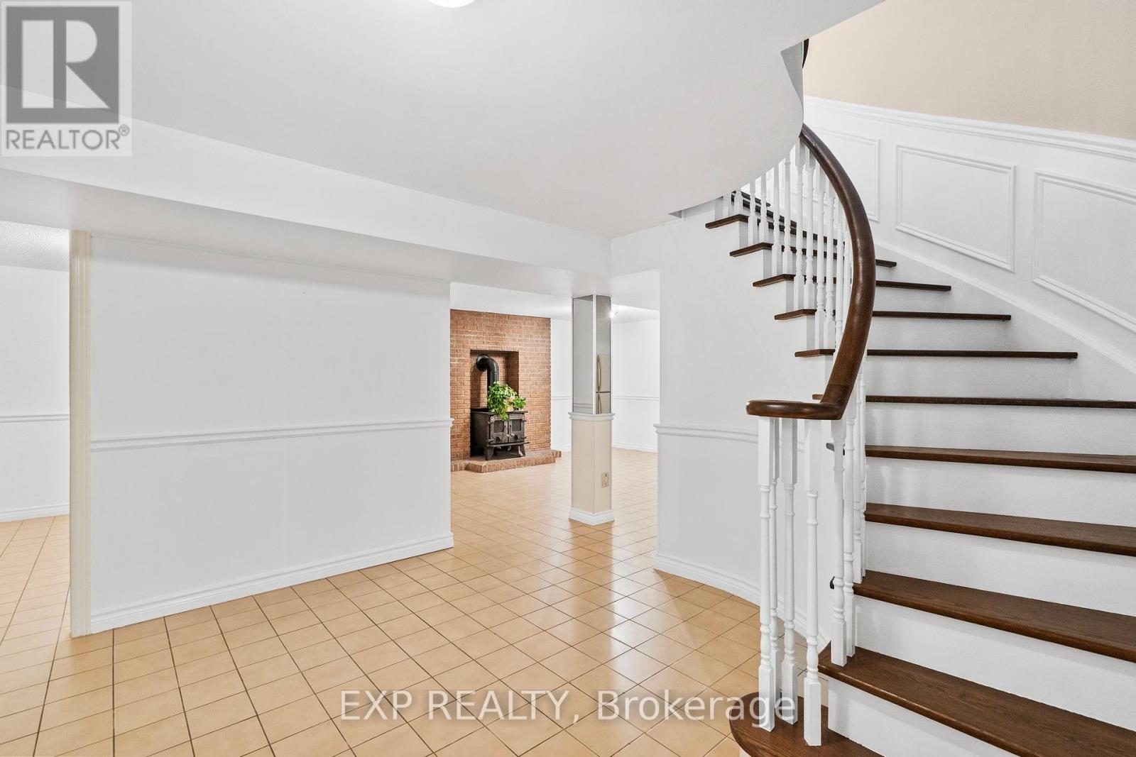 17 Gordon Rowe Crescent, Richmond Hill, Ontario  L4C 8S3 - Photo 32 - N12424826