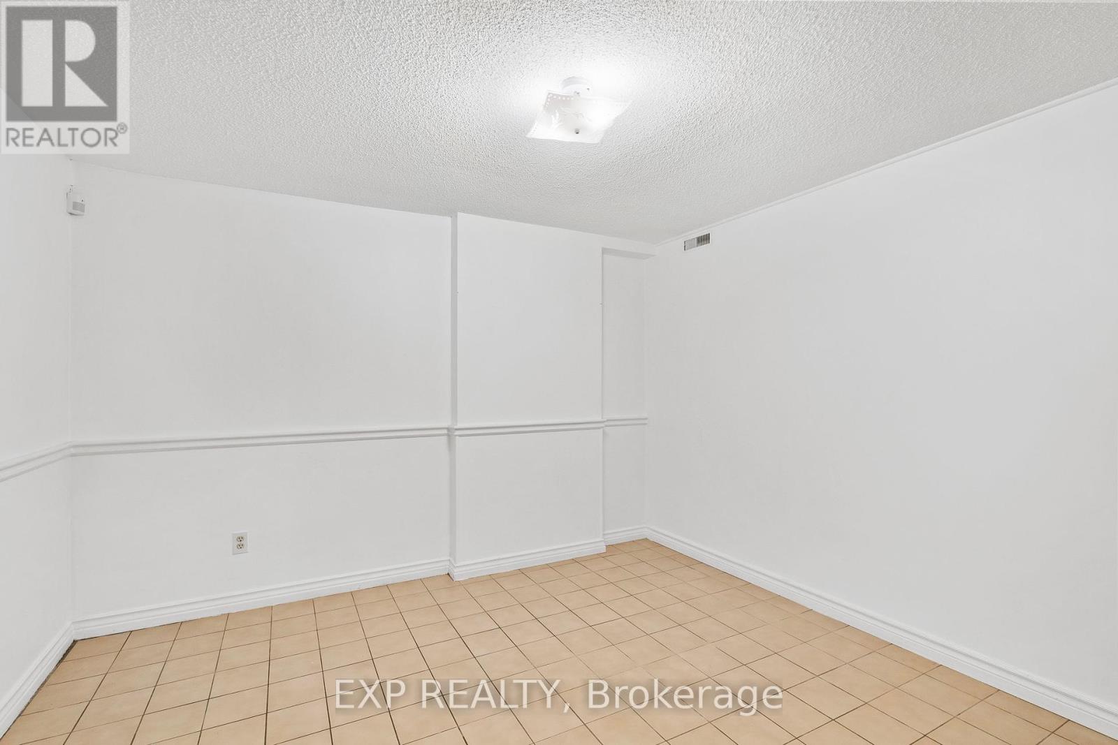 17 Gordon Rowe Crescent, Richmond Hill, Ontario  L4C 8S3 - Photo 33 - N12424826