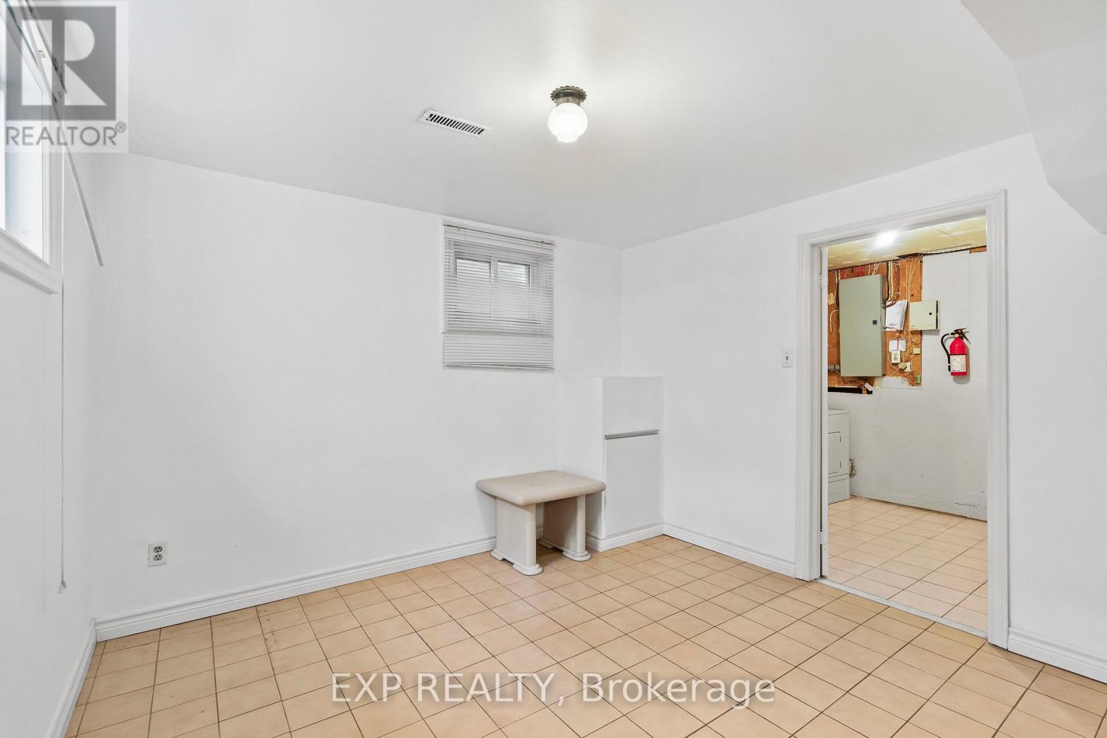 17 Gordon Rowe Crescent, Richmond Hill, Ontario  L4C 8S3 - Photo 39 - N12424826