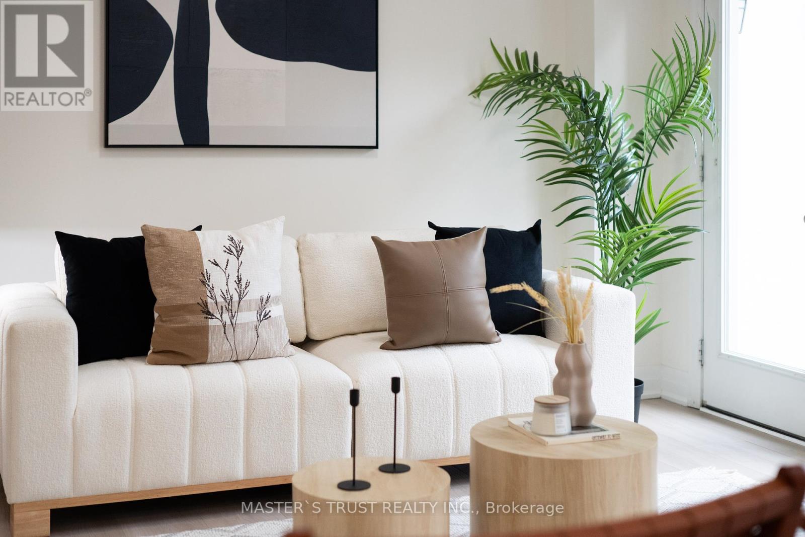 27 BEVERLEY GLEN BOULEVARD, Vaughan, Ontario