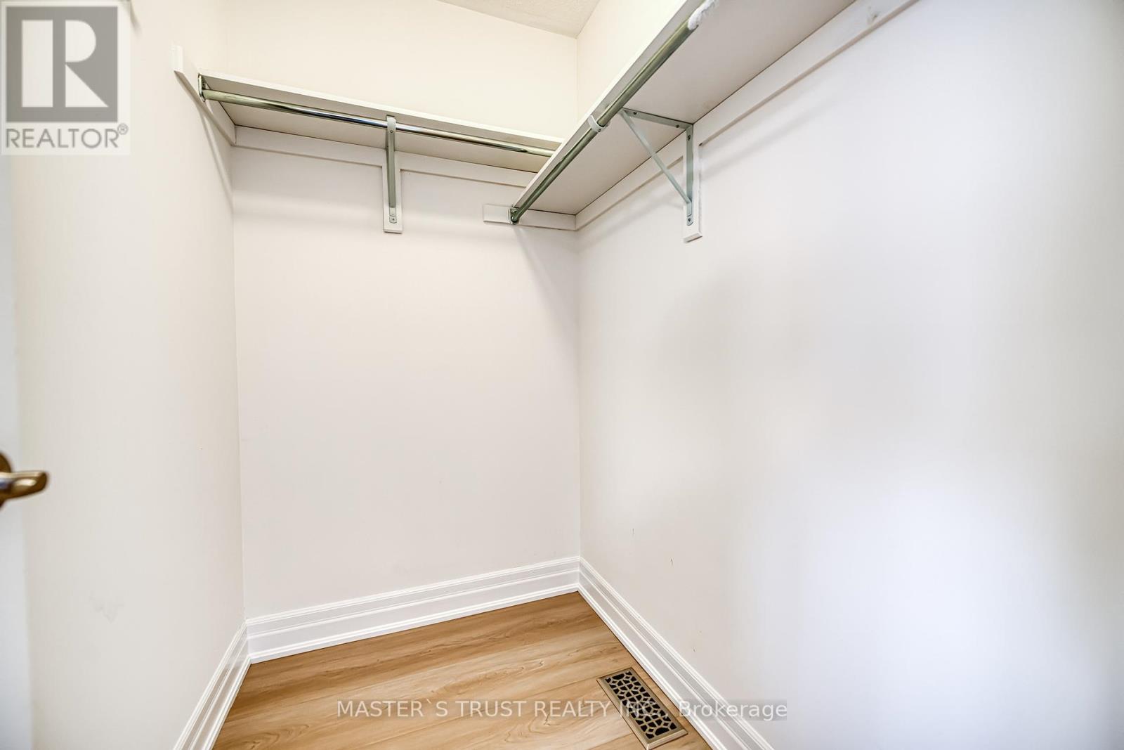 27 Beverley Glen Boulevard, Vaughan, Ontario  L4J 0G8 - Photo 17 - N12424877