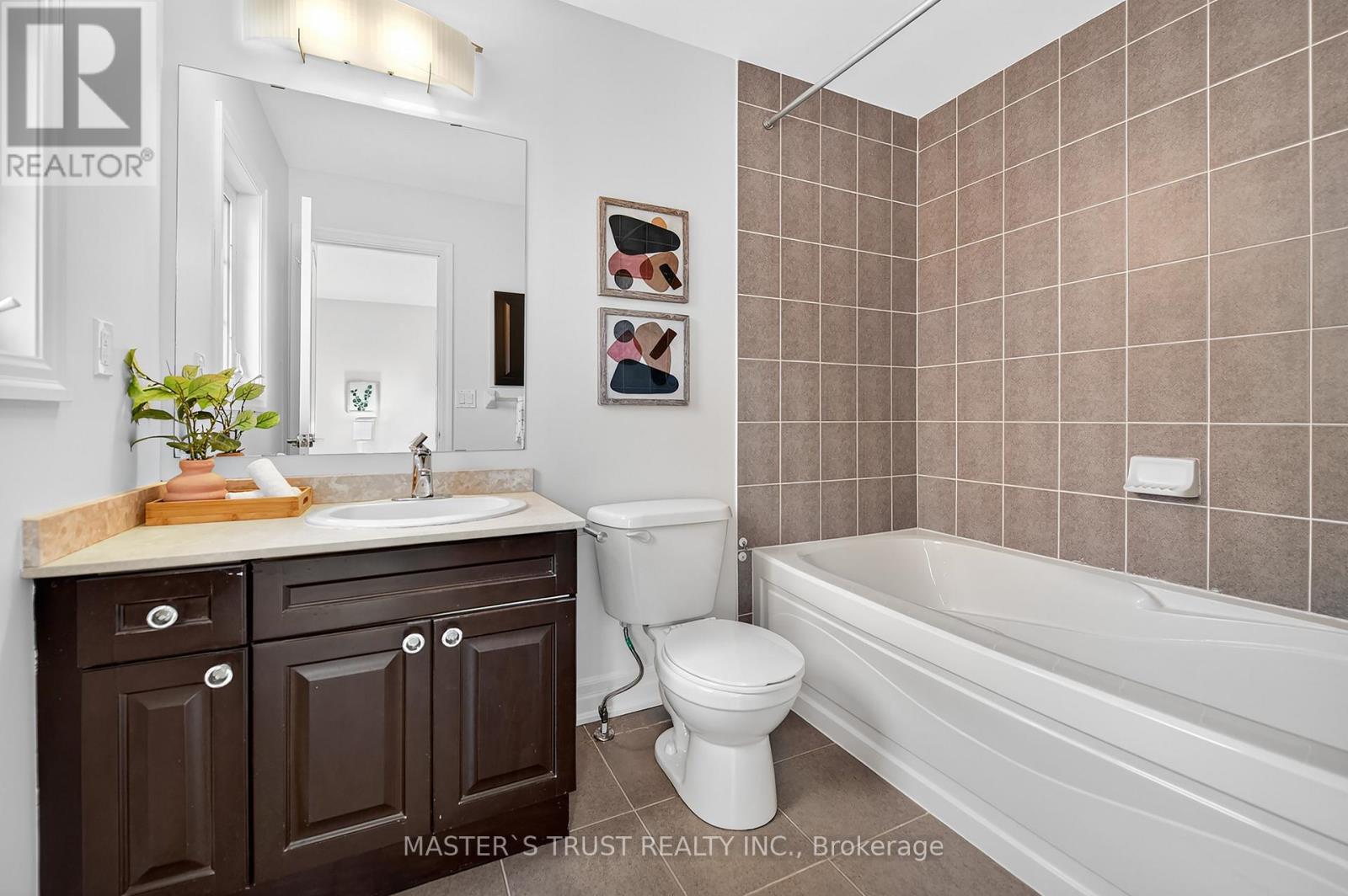 27 Beverley Glen Boulevard, Vaughan, Ontario  L4J 0G8 - Photo 18 - N12424877