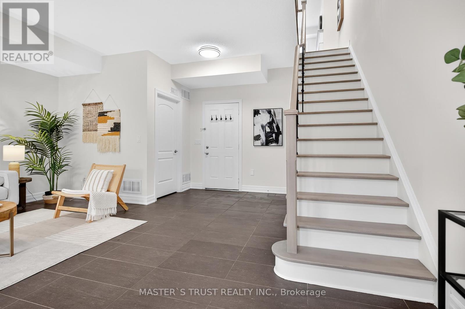 27 Beverley Glen Boulevard, Vaughan, Ontario  L4J 0G8 - Photo 4 - N12424877
