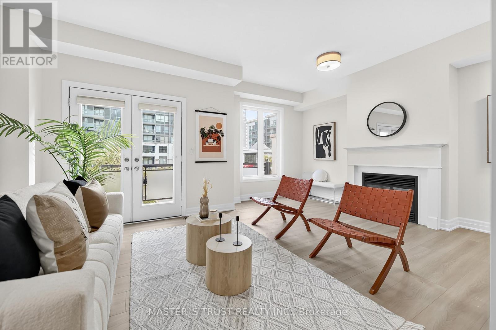 27 Beverley Glen Boulevard, Vaughan, Ontario  L4J 0G8 - Photo 7 - N12424877