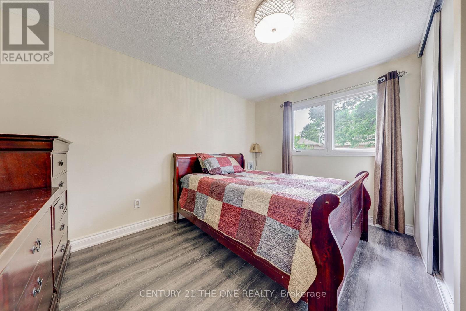 27 Pugsley Avenue, Richmond Hill, Ontario  L4C 8V2 - Photo 11 - N12424906