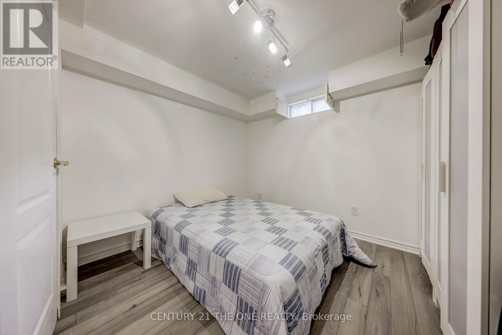 27 Pugsley Avenue, Richmond Hill, Ontario  L4C 8V2 - Photo 16 - N12424906